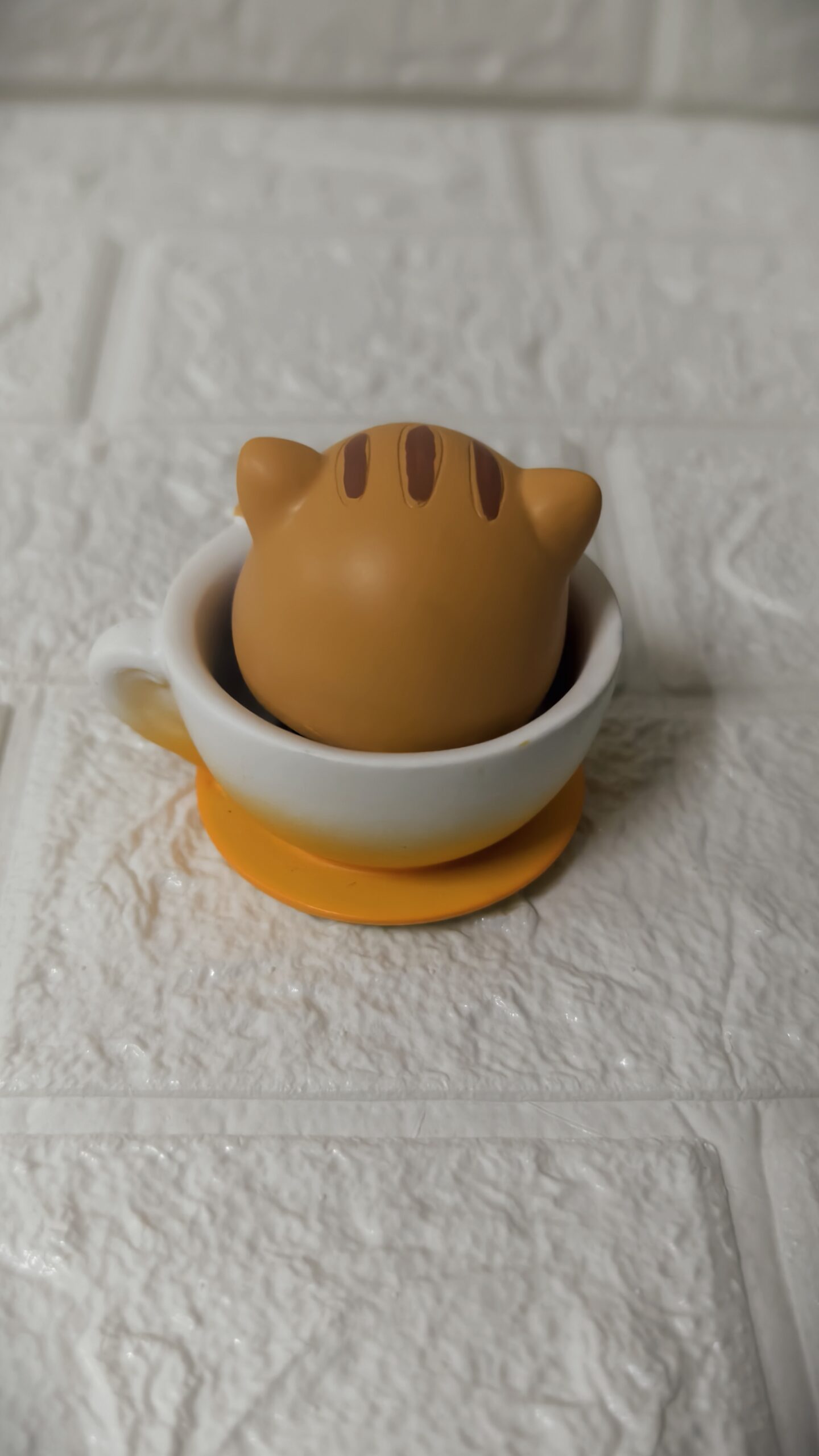 Cute Lucky Cup Cat– Adorable Desk Decor Showpiece & Head Shaking Spring toy - Image 4